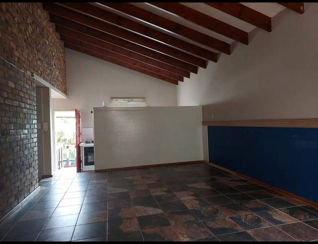 2 BEDROOM HOUSE FOR SALE IN MOUNTAIN VIEW